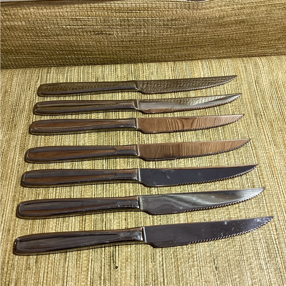 Set of 7 Heritage Mint LTD Stainless Steel Serrated Steak Knives